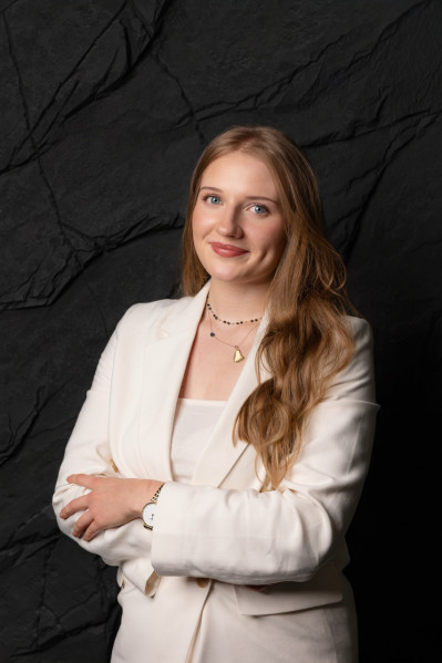 Ines Cebulla (Biuro główne)
